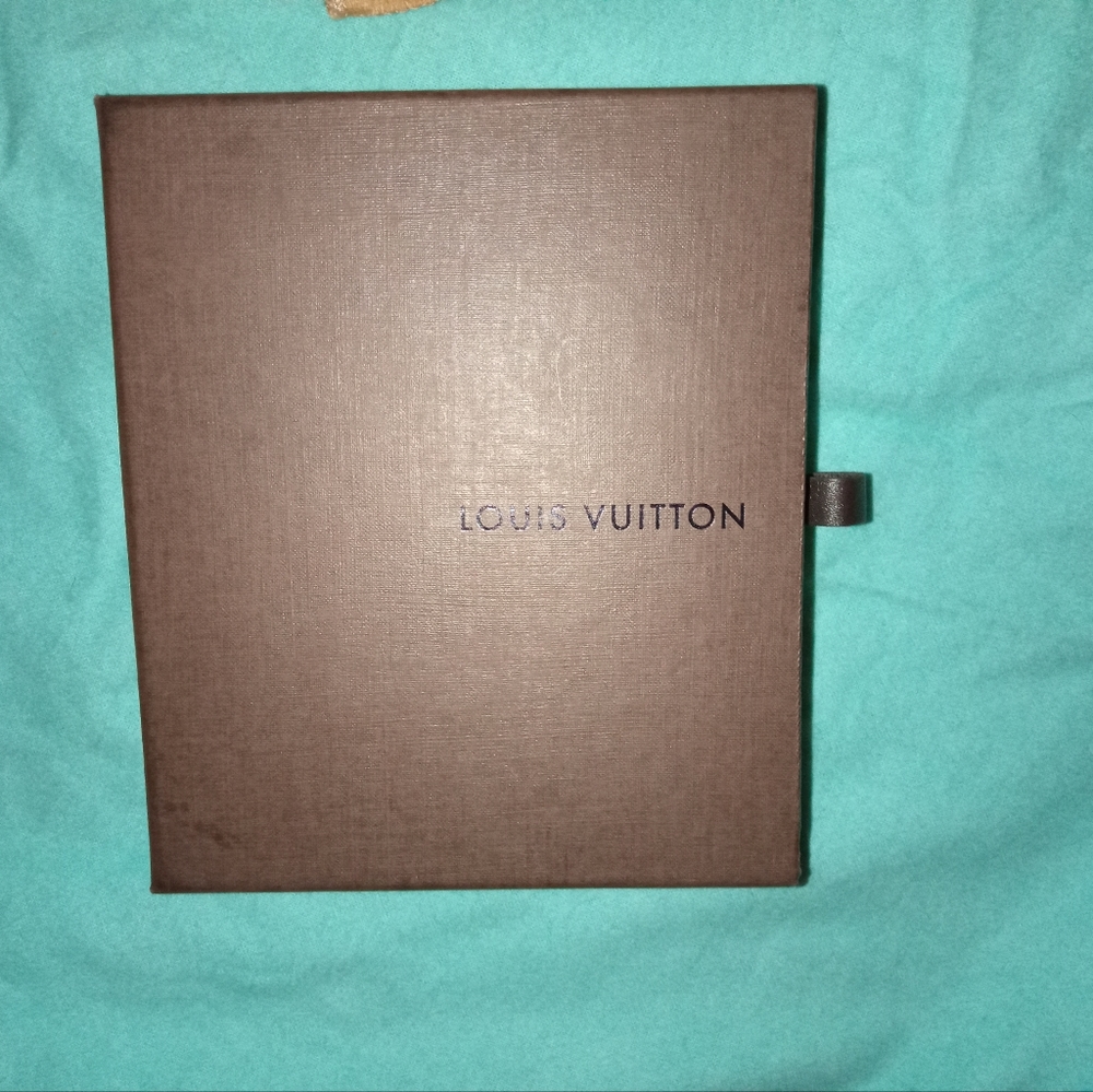 Louis Vuitton box